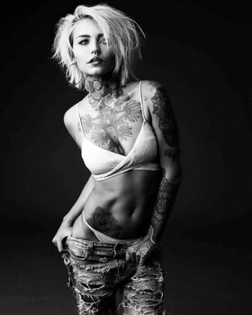Modelo de tatuagem Felisja Piana