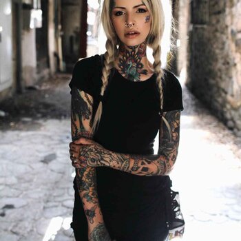 Modelo de tatuagem Caroline Grace