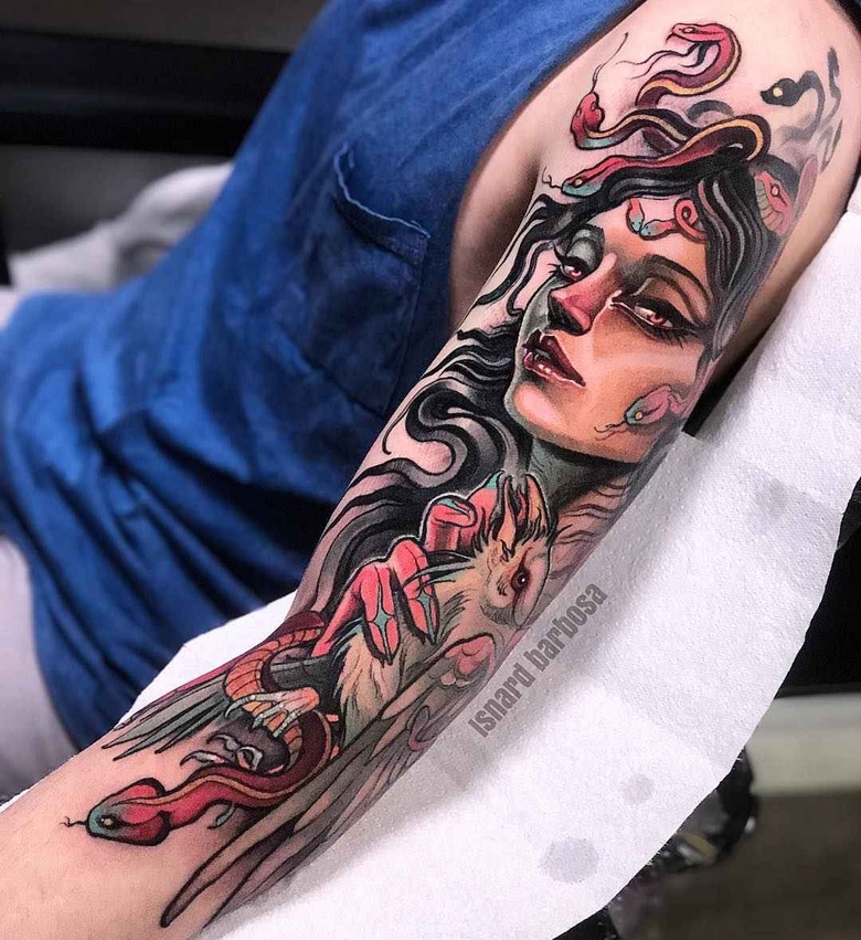 Artista de tatuagem Isnard Barbosa tatuagem colorida e preta neo tradicional | Dublin, Irlanda