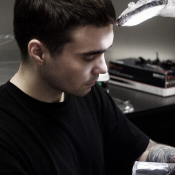 Artista de tatuagem Bazhen Nikitin
