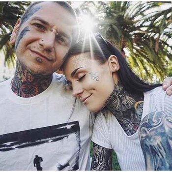 Artista de tatuagem Anrijs Straume