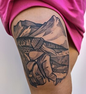 Tatuagem ilustrativa por Krzysztof Futro