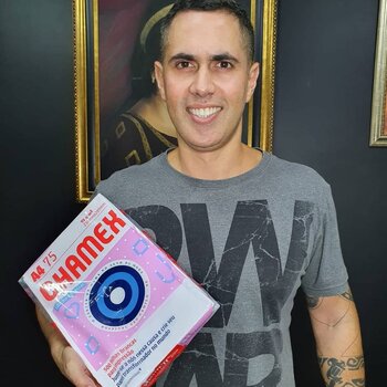 Artista de tatuagem Rodrigo Catuaba