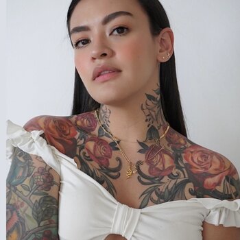 Artista de tatuagem Daniela Duque