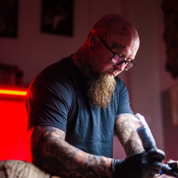 Artista de tatuagem Brian Pardy