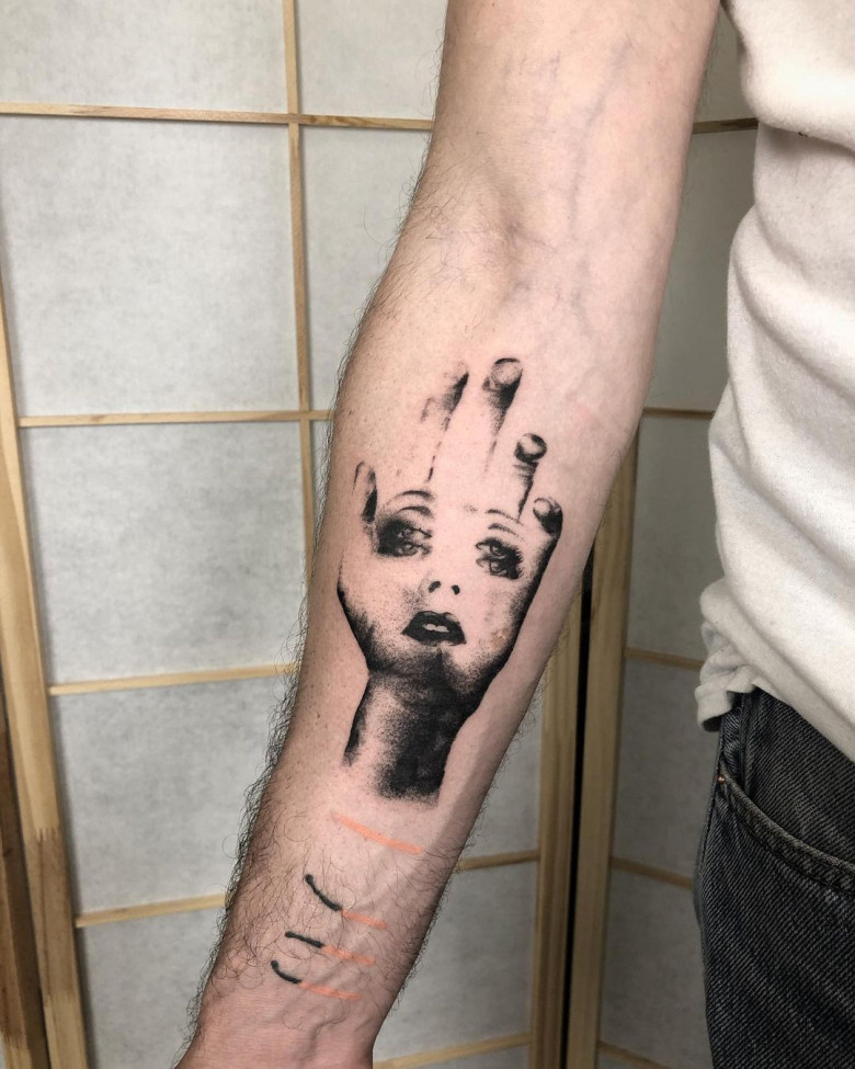 Romance escuro em tatuagens por Sztuka Wojnya