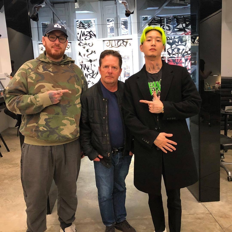 Michael J. Fox no Bang Bang Tattoo Studio | Nova York