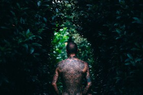 Moda, arte e dinheiro fácil na cultura do tatuagem moderna