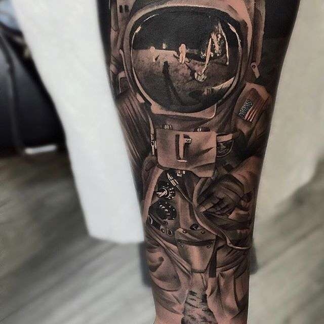 Artista de tatuagem Gabriel Gonzalez (Gabrielinkaholik) tatuagem de realismo preto e cinza