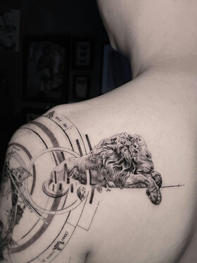 Wang Jun: A arte do micro-realismo na cena de tatuagem chinesa