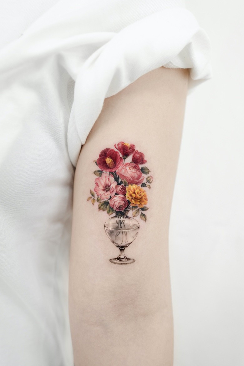 Tatuagem de Flores de Dong Hwa