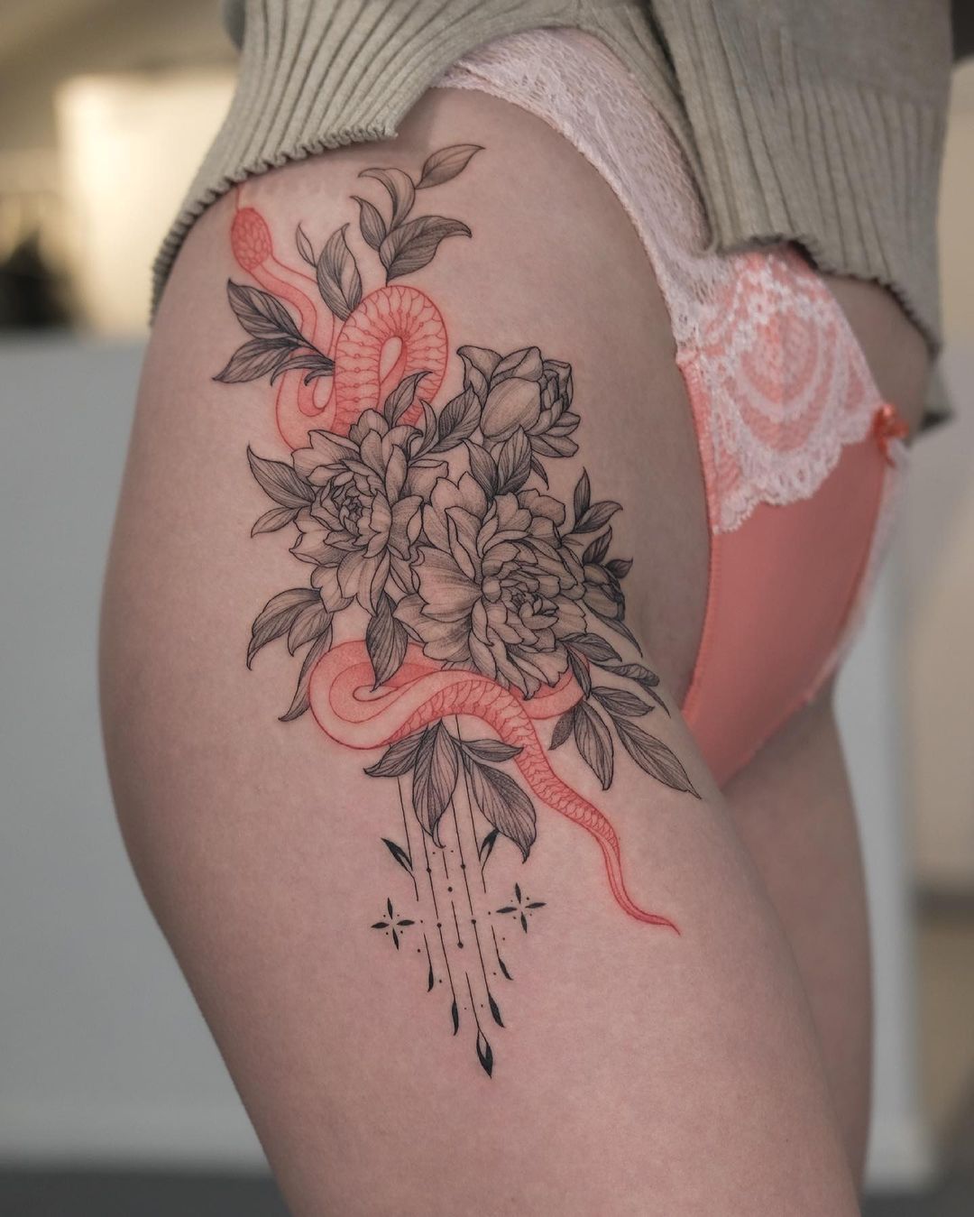 Цветочные тату на парнях