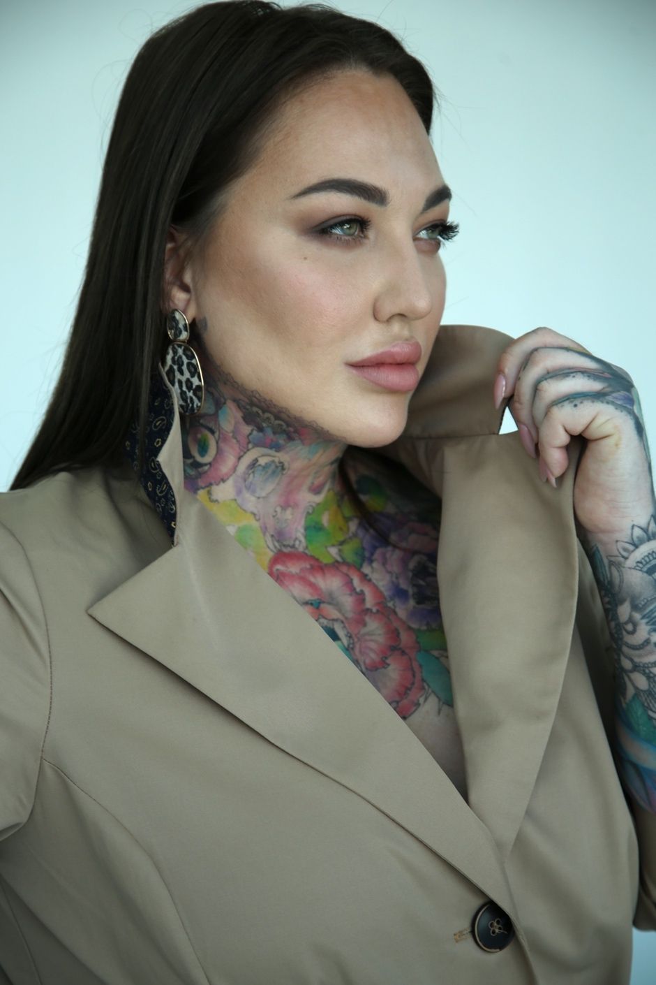 Modelo de tatuagem, treinador personal, nutricionista e produtor de informações - Yaroslava Naumenko
