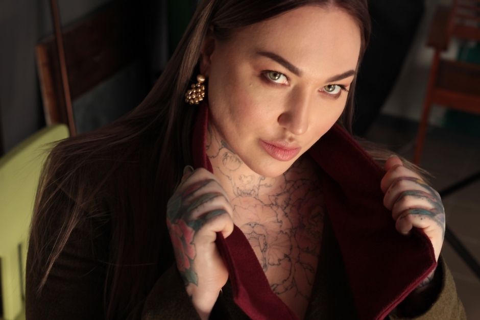 Modelo de tatuagem, treinador personal, nutricionista e produtor de informações - Yaroslava Naumenko