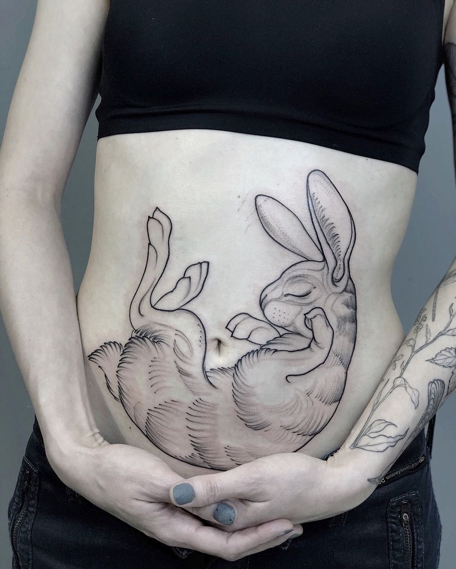 Artista de tatuagem Zhenya Remova, tatuagem em preto, design gráfico | Rússia