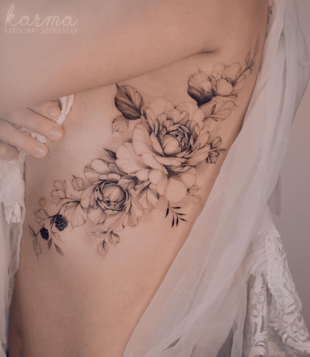 Татуировки цветы: значение и 1 809 фото и эскизов
