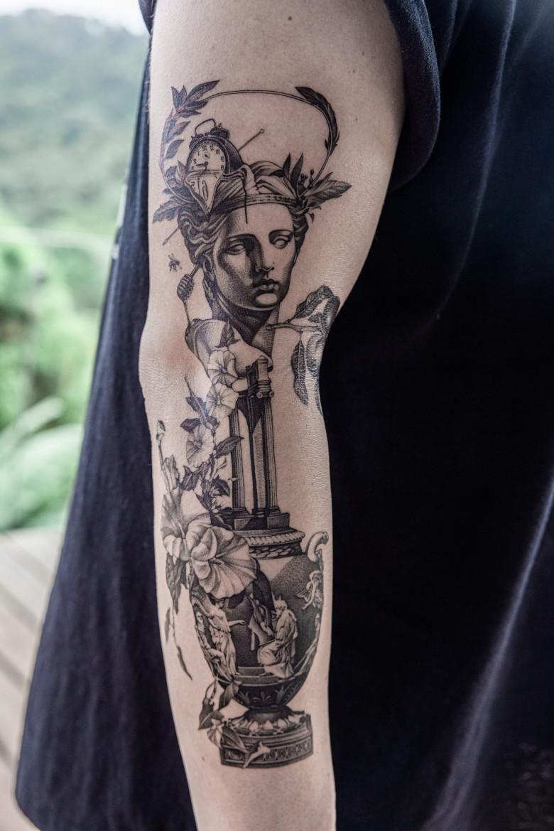 Tattoo artist Amalie