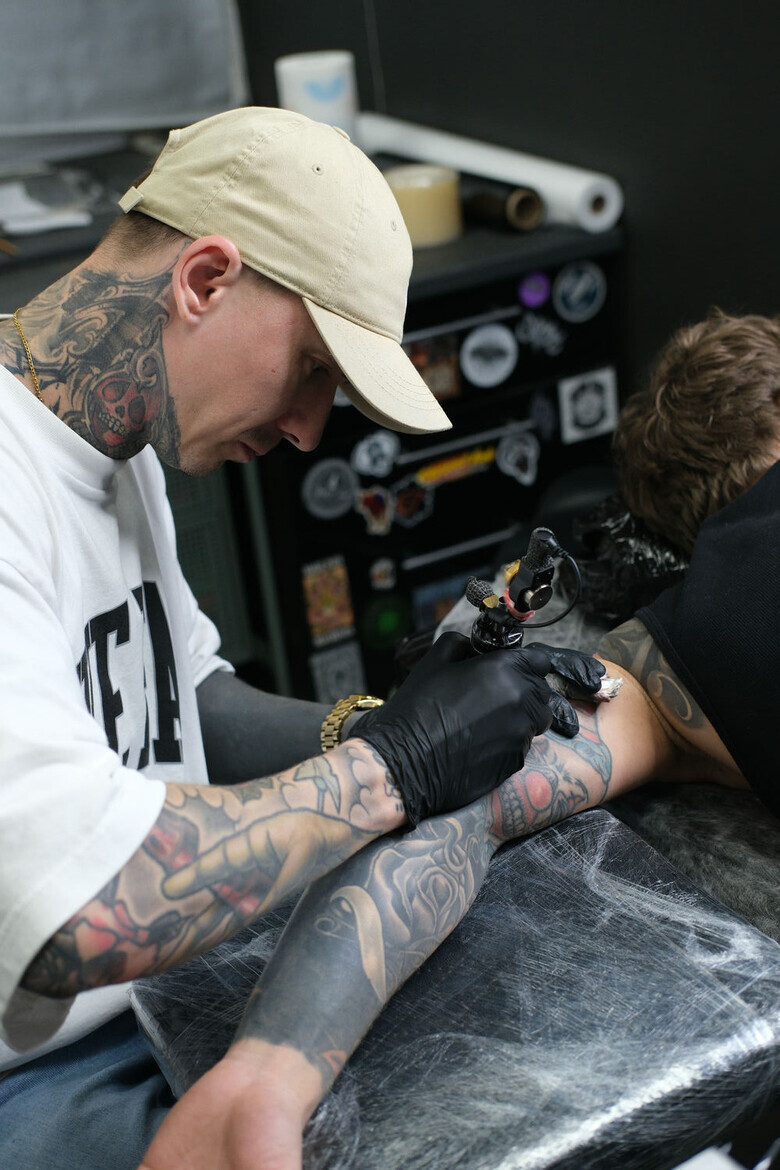 Тату-мастер Евгений Сидоров, Blackout Tattoo Collective