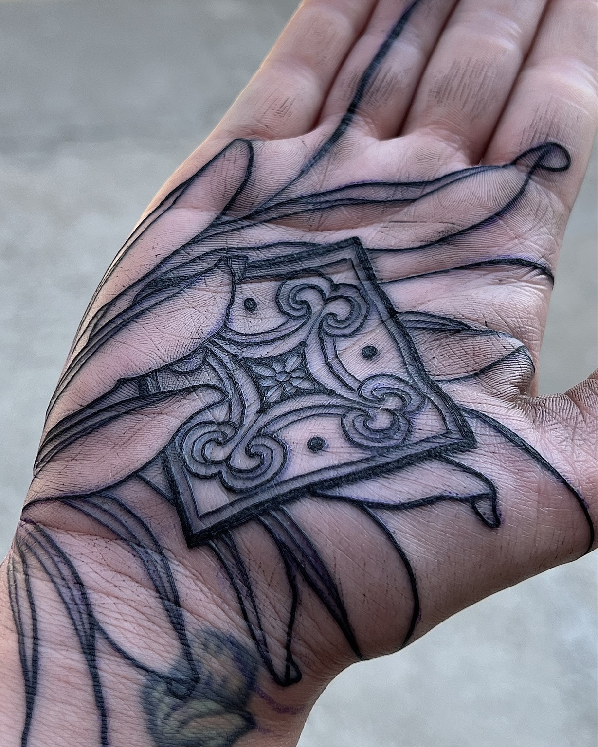 Ink in Motion: The Symbolic Depth of Frederik Heil’s Palm Tattoos