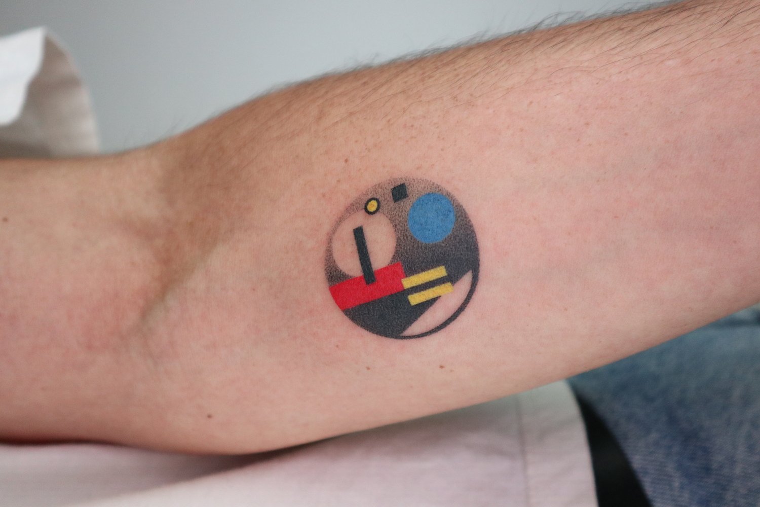 Blekanddots: Como a Teoria das Cores e a Composição Moldam uma Tatuadora - image 11