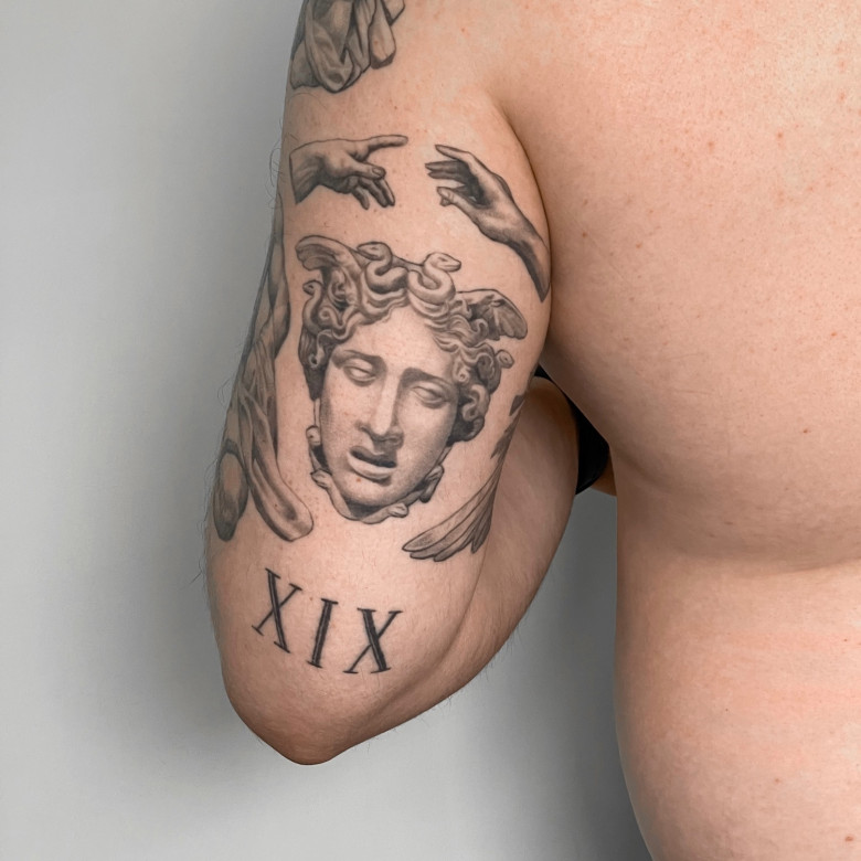 Татуировки в виде статуй