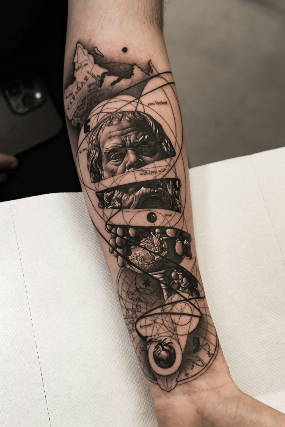 Tattoo artist Arlen Bellotti