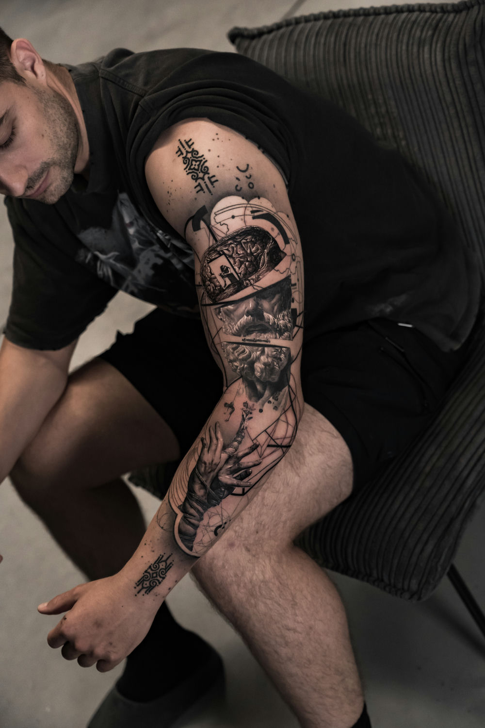 Tattoo artist Arlen Bellotti