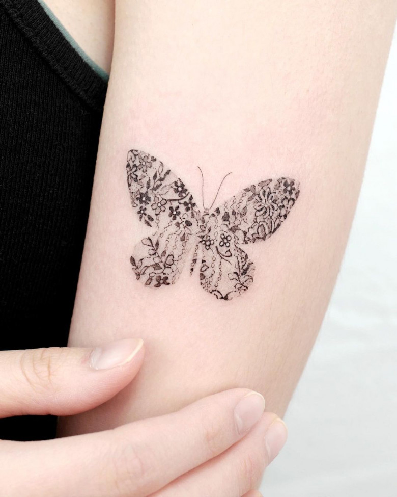 Значение тату бабочки на руке