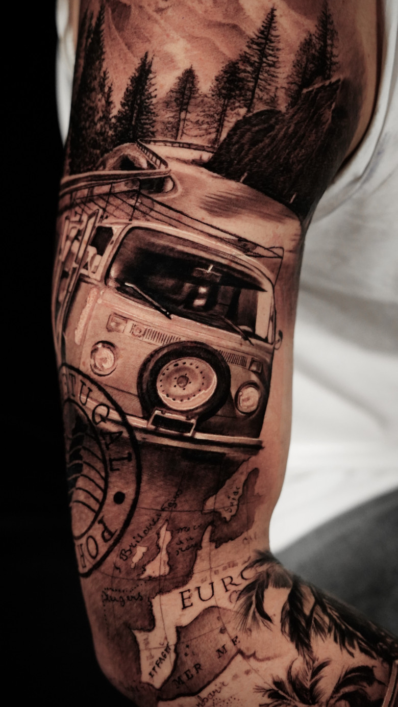 TatMasters - Read everything about Black & Grey tattoos