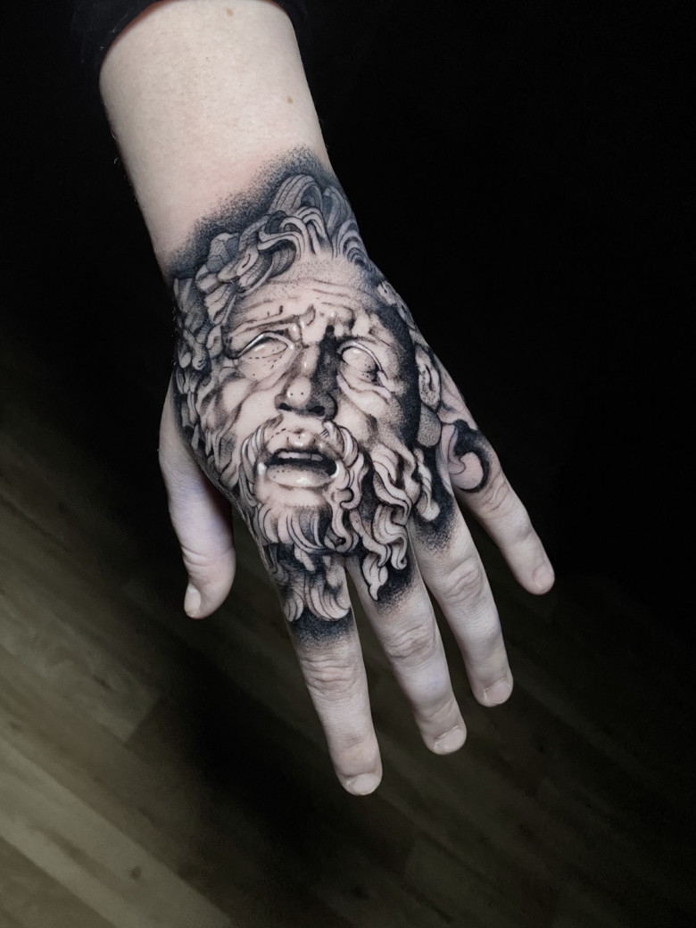 Tattoo artist Elena Lamberti (@elelamb_tattoo)