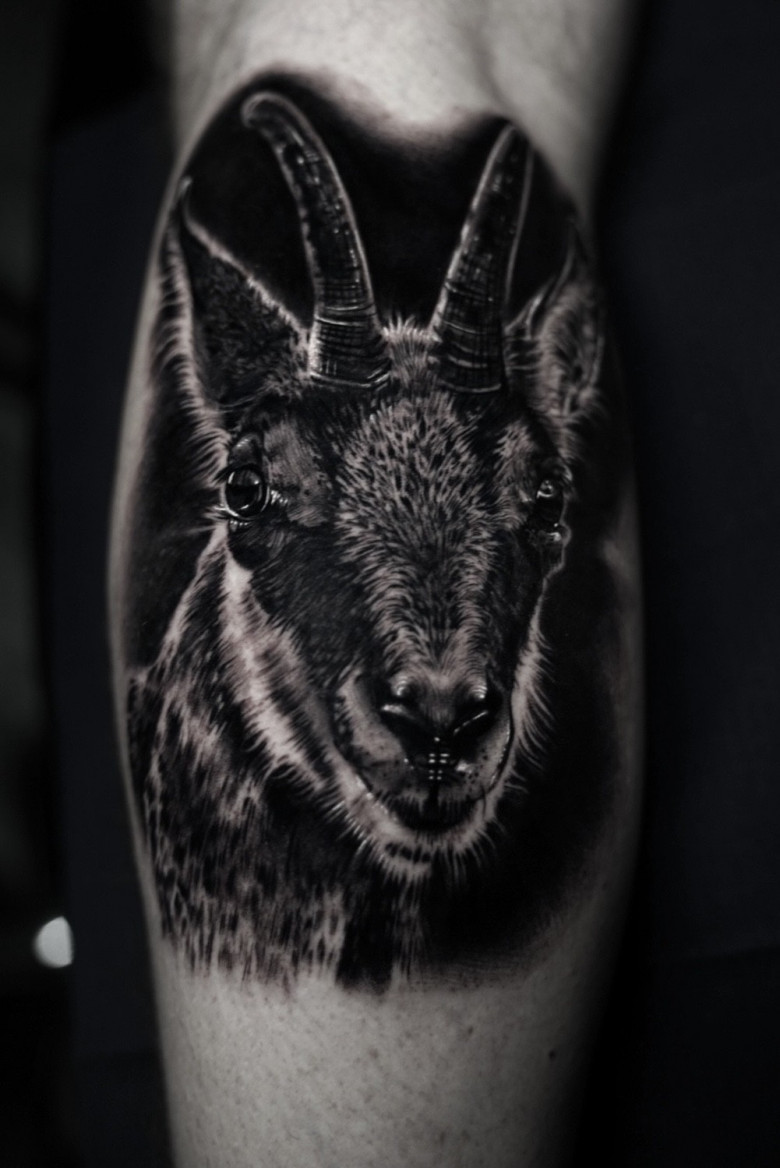 Tattoo artist Elena Lamberti (@elelamb_tattoo)
