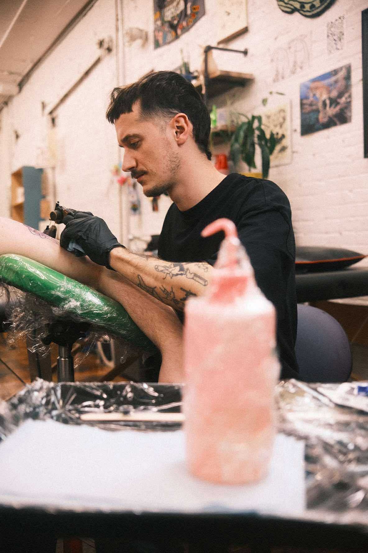 Lustige Katze, ernste Geschichte: George Tattoos von Szymon Lipowski - image 8