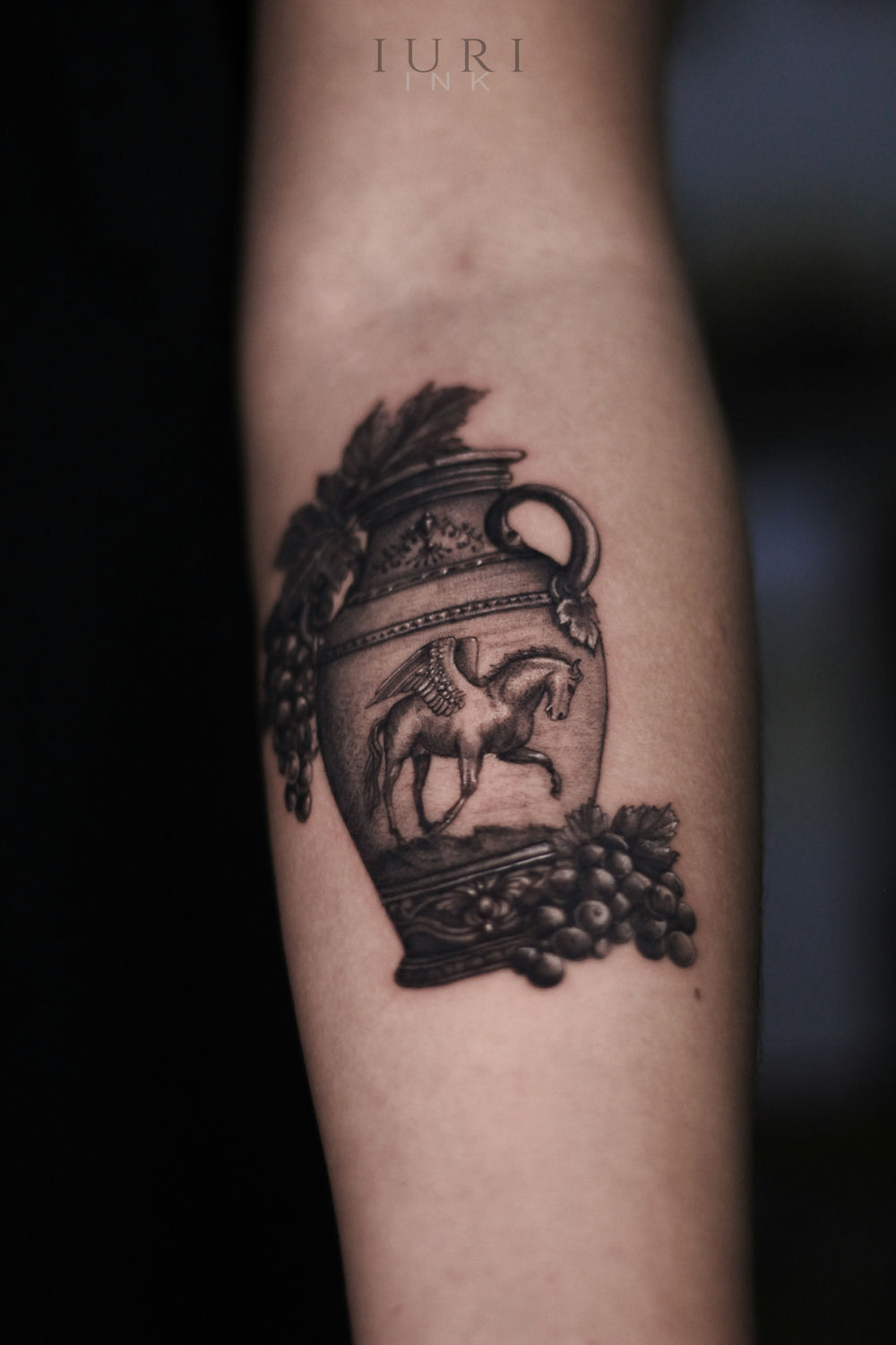 Tattoo artist Iuri Waitzberg