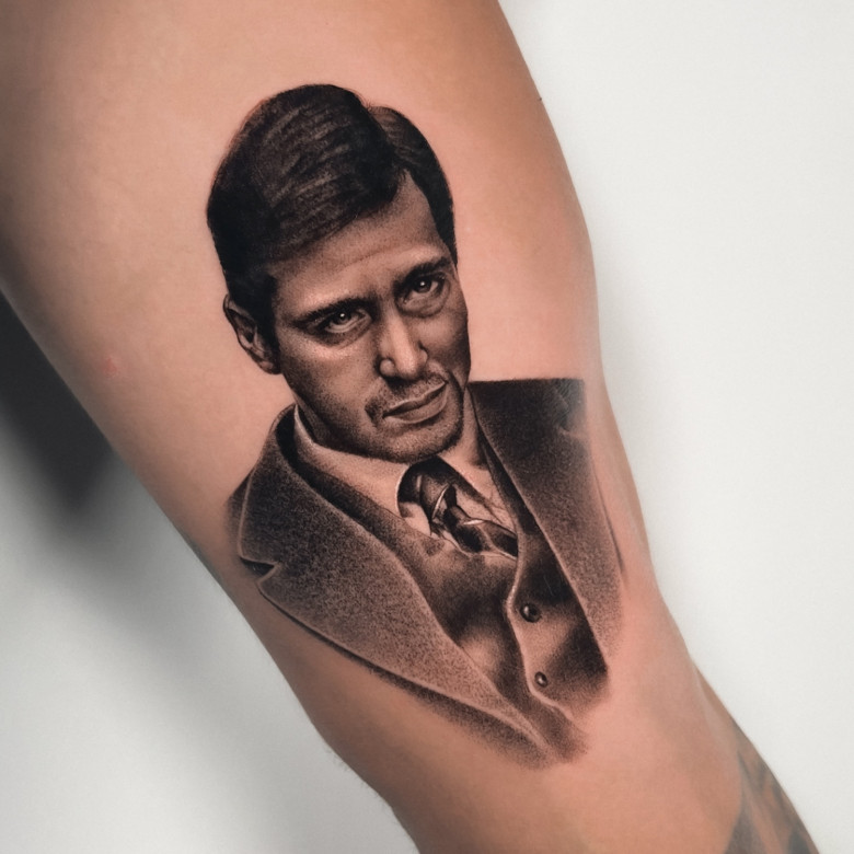 Tattoo artist Jaris Ink
