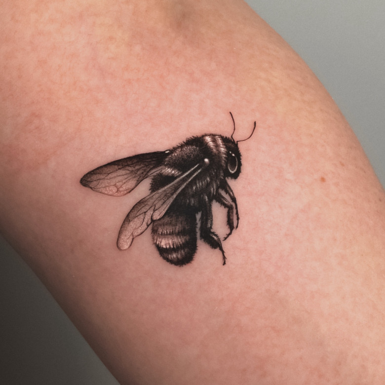 Tattoo artist Jaris Ink
