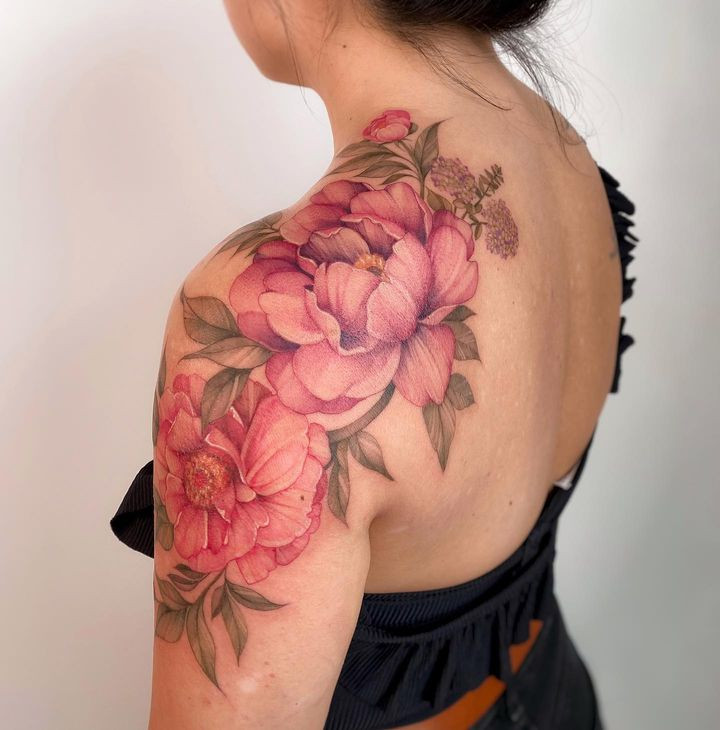 Tattoo artist Olga Kotova