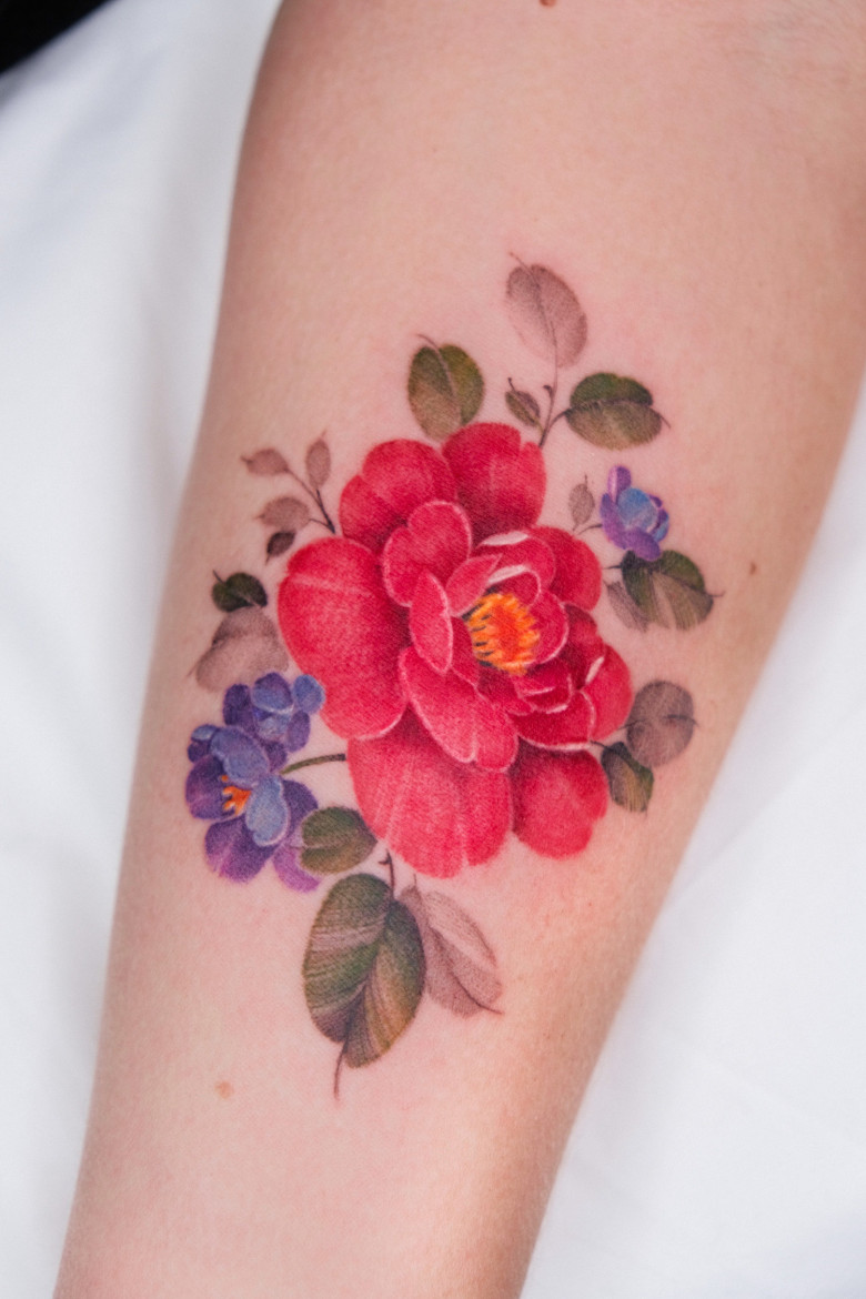 The tattoo artistic evolution of Svetlana Ehrt: A blossoming beauty