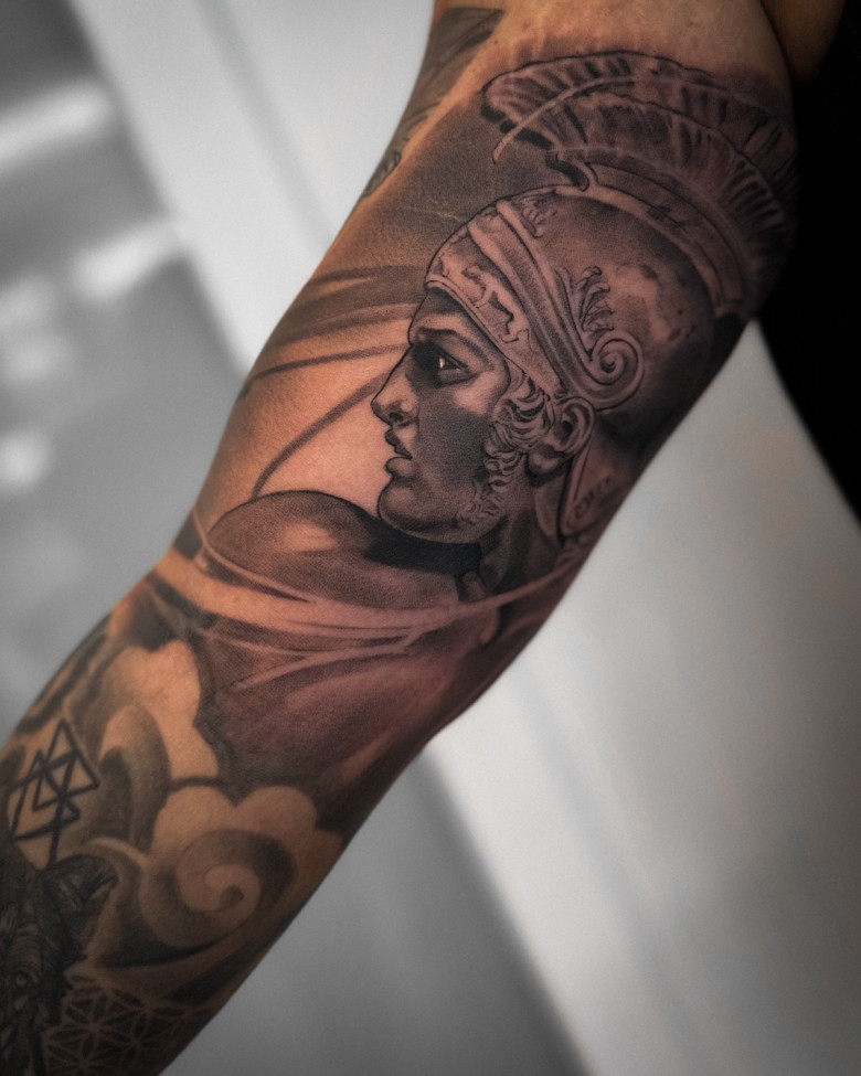 Тату мастер Радион Зинятов