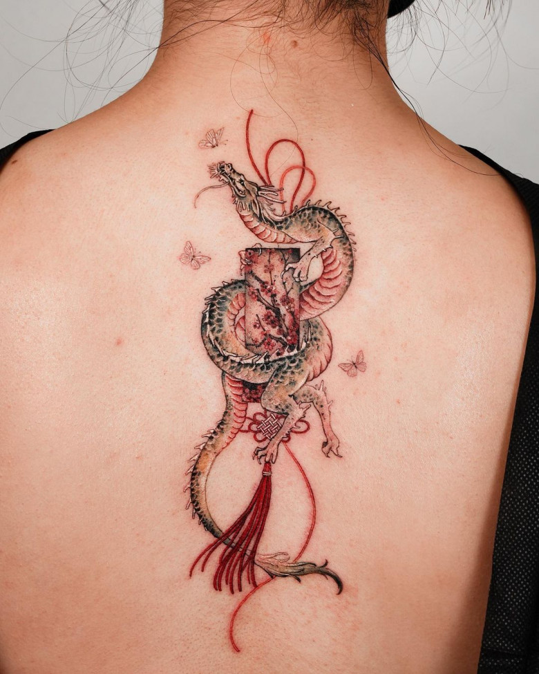 Tattoo artist Sion