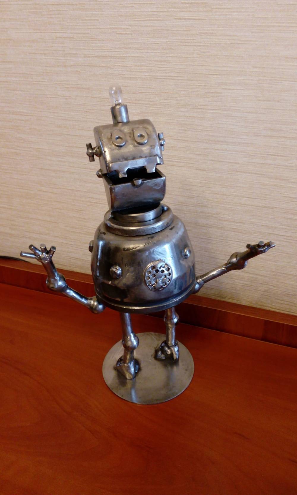 Выставка металлических скульптур