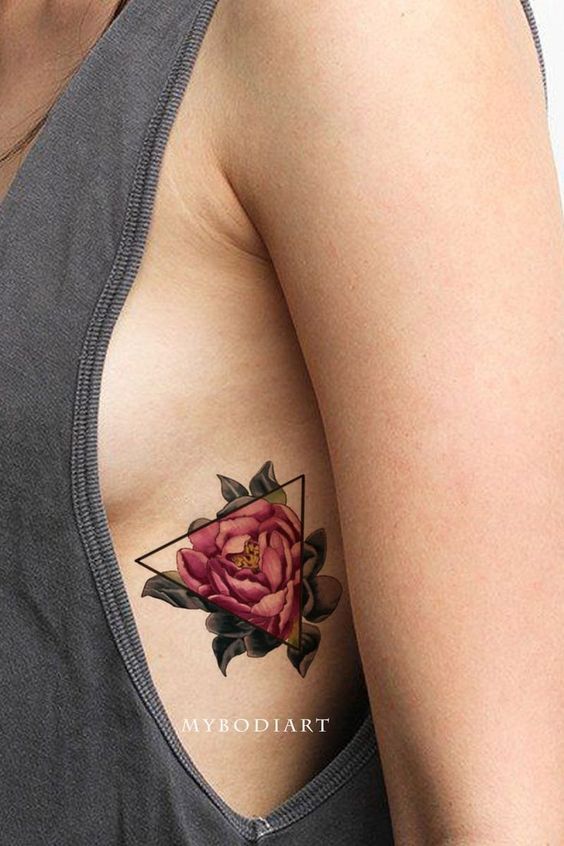 Значение татуировки черная роза