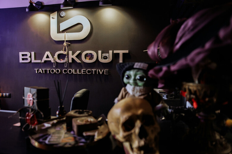 BLACKOUT TATTOO COLLECTIVE — 圣彼得堡 tattoo 文化的核心 BLACKOUT TATTOO COLLECTIVE — 圣彼得堡 tattoo 文化的核心