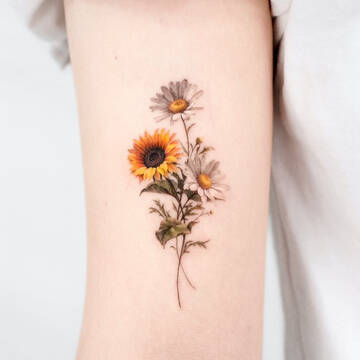 Romanticism and tenderness in Donghwa's flower tattoos