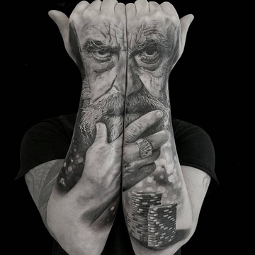 克里斯·阿达梅克的黑色和灰色 tattoo 真实主义