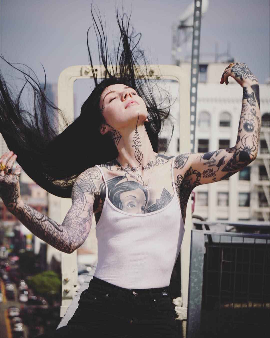 纹身艺术家、模特和电视明星Grace Neutral | 英国