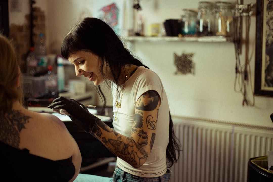 纹身艺术家、模特和电视明星Grace Neutral | 英国