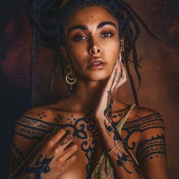 纹身模特 The free elf