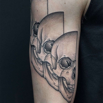 Valentin Hirsch 的对称纹身