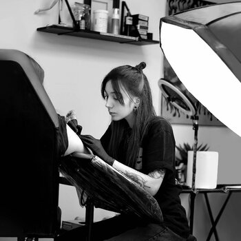 纹身师 Lera Welary