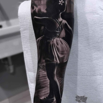 Silvano Fiato 的黑色和灰色写实 tattoo